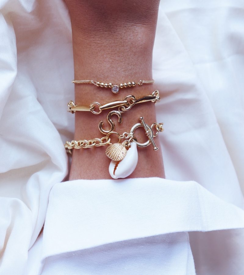 Pulsera crisantemo + mini inicial - Imagen 2