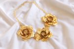 COLLAR ROSES