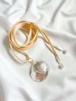 Colgante Silver Buzios + Gamuza (Elige tu color favorito)